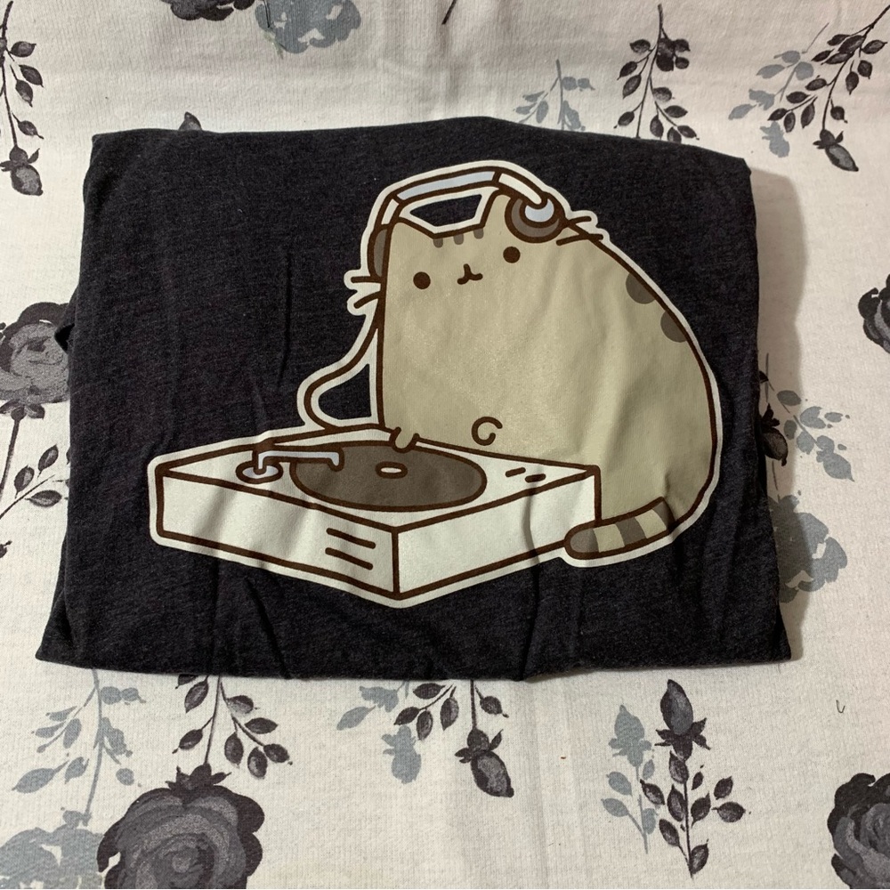 Pusheen  T-Shirt (L)